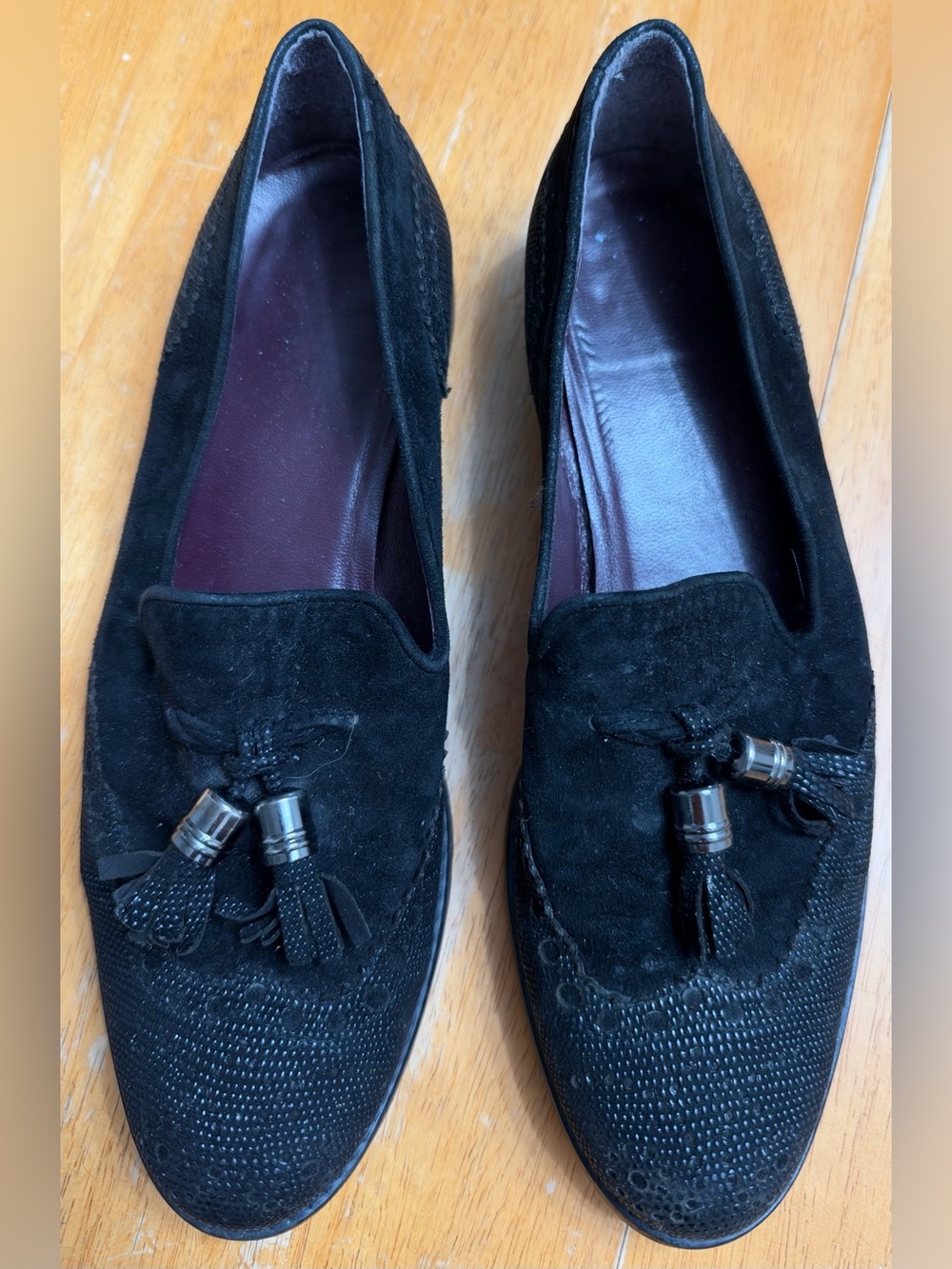 Stuart Weitzman Black Leather/Suede Boything Loafers w/ tassel detail Size 6.5.